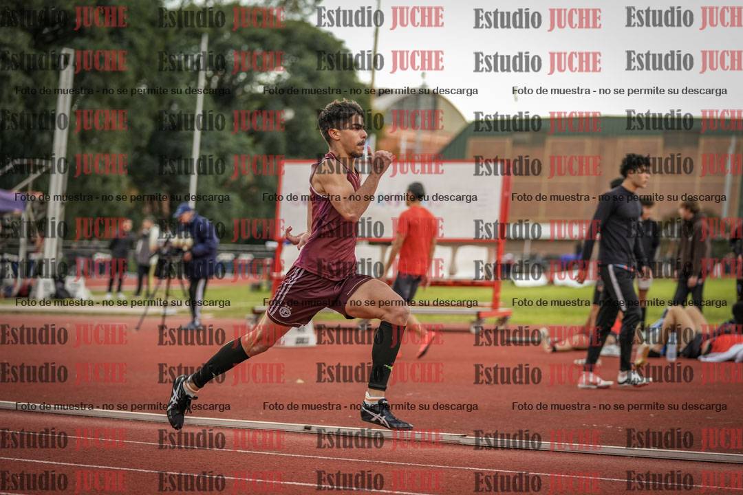 Fotos de los 400 m llanos de varones