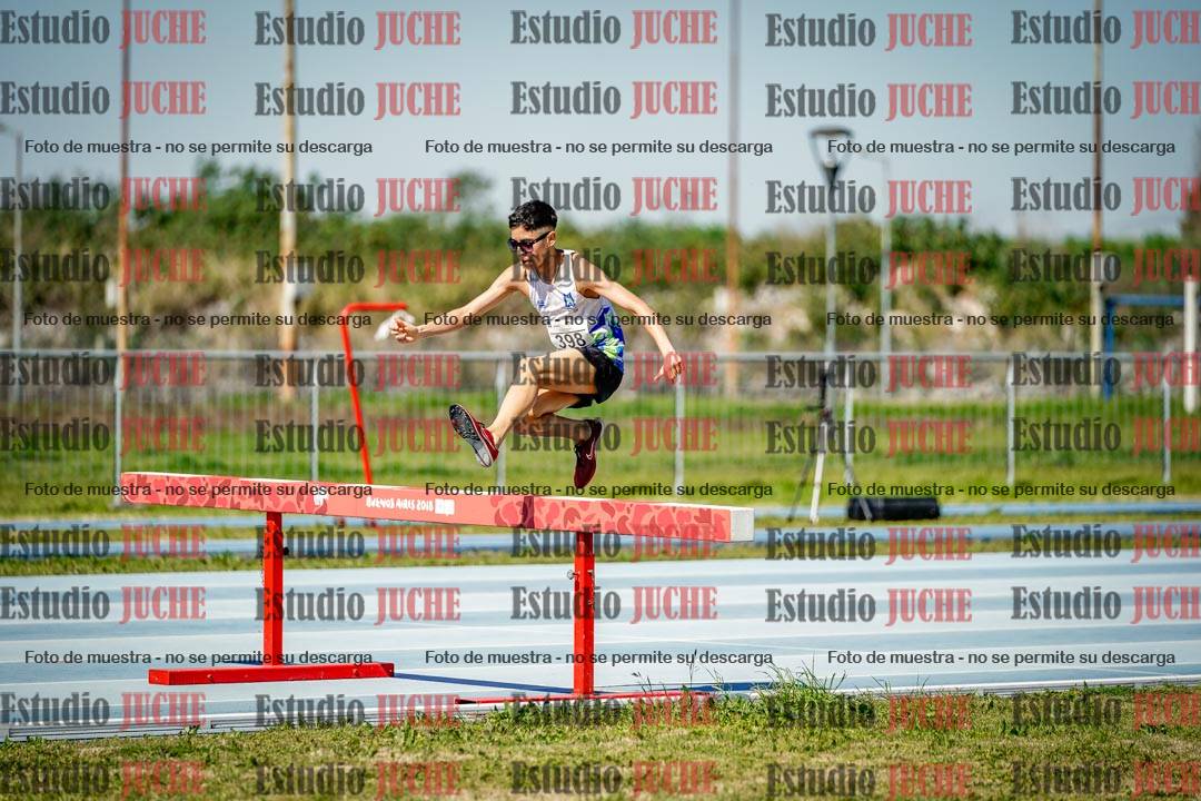 Fotos de los 2000 m con obstáculos de varones