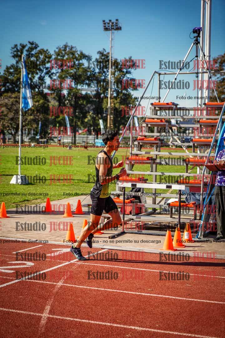 Fotos de los 800 m llanos de varones