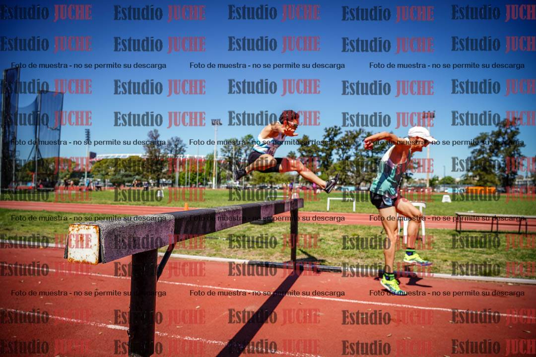 Fotos de los 3000 m con obstáculos de varones