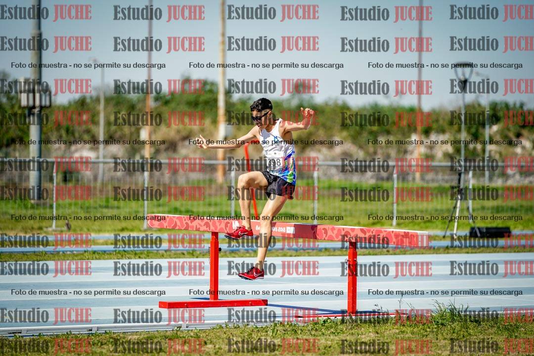 Fotos de los 2000 m con obstáculos de varones