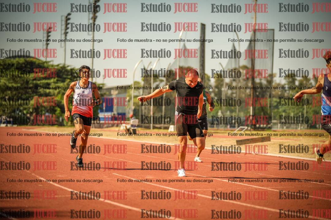 Fotos de los 200 m llanos de varones