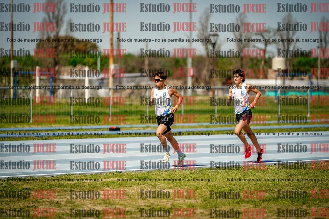 Fotos de los 2000 m con obstáculos de varones