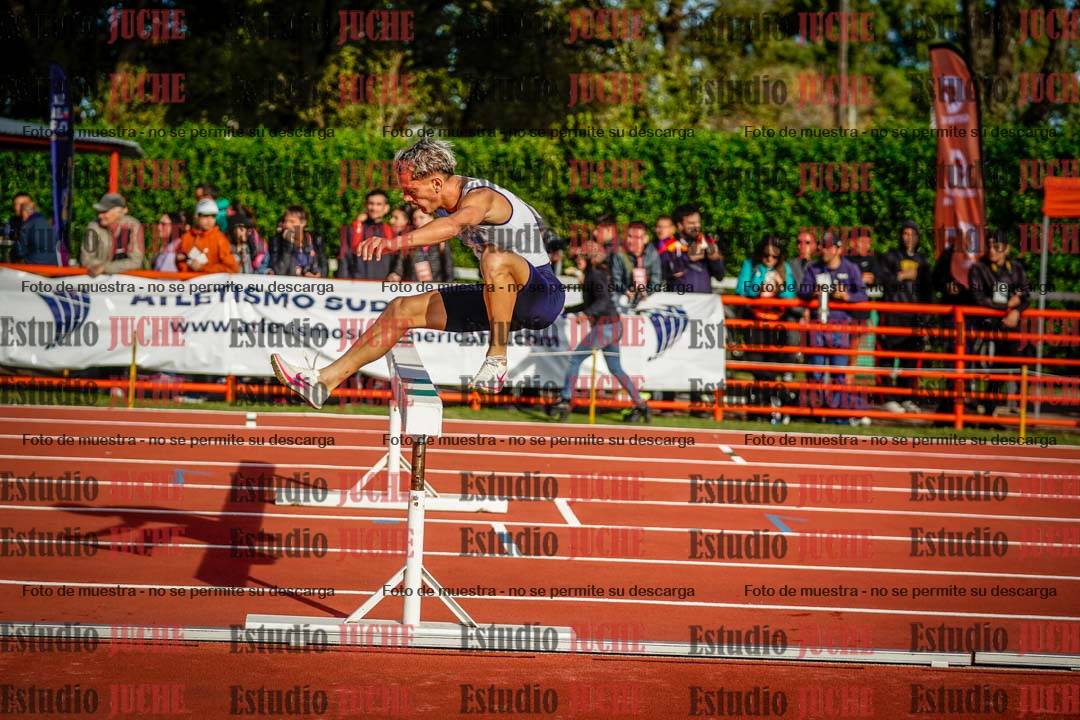 Fotos de los 3000 m con obstáculos de varones
