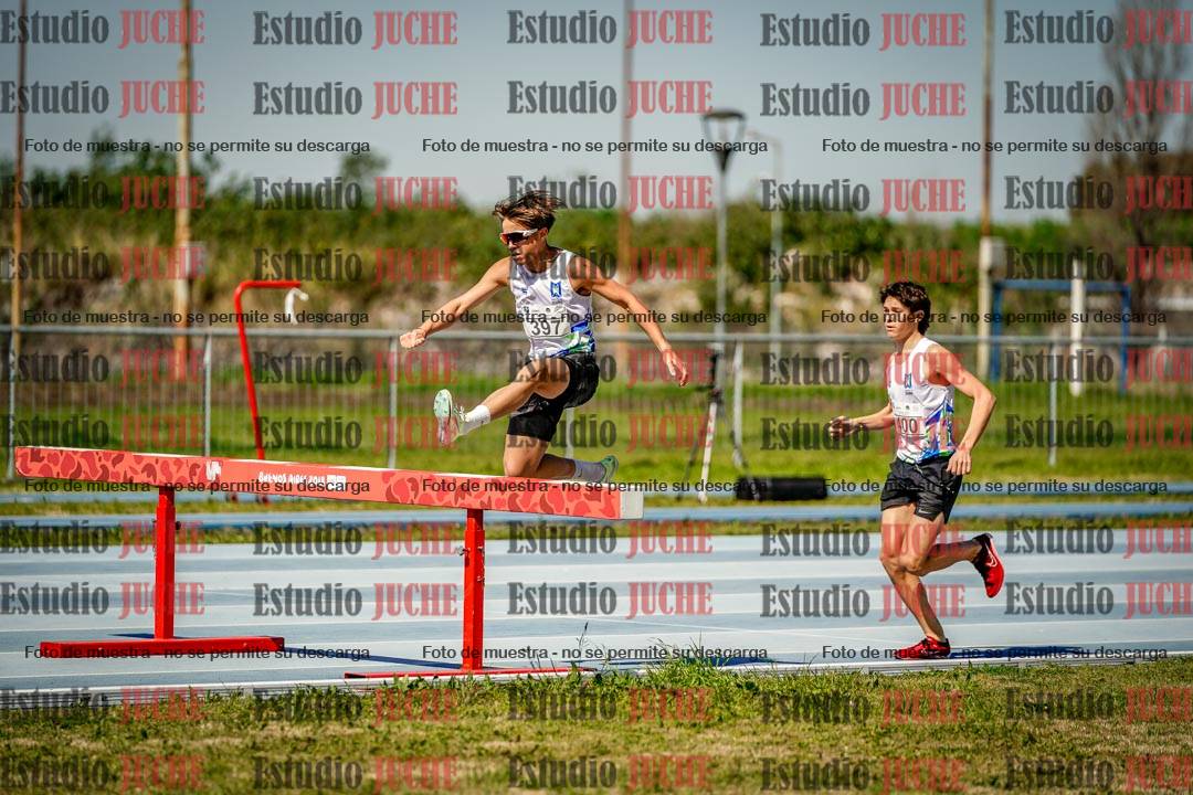 Fotos de los 2000 m con obstáculos de varones