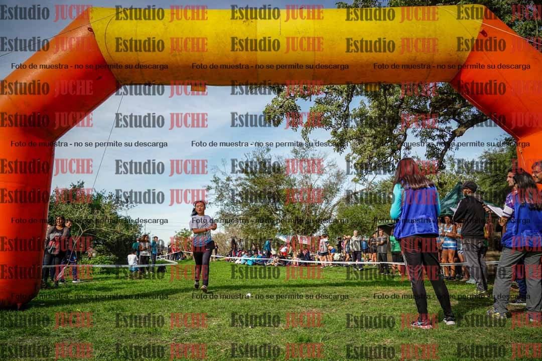Fotos de la llegada del cross de 2000 m