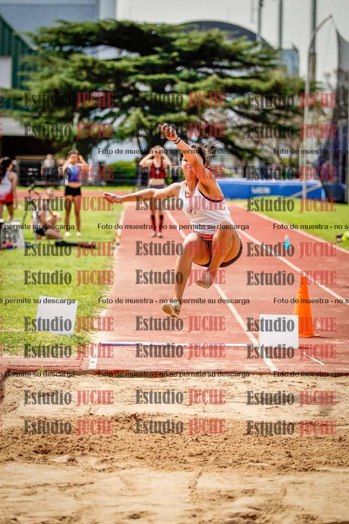 Fotos del salto en largo de mujeres