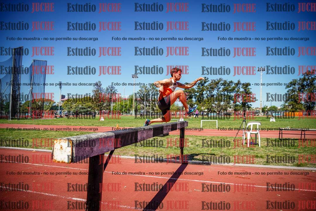 Fotos de los 3000 m con obstáculos de varones