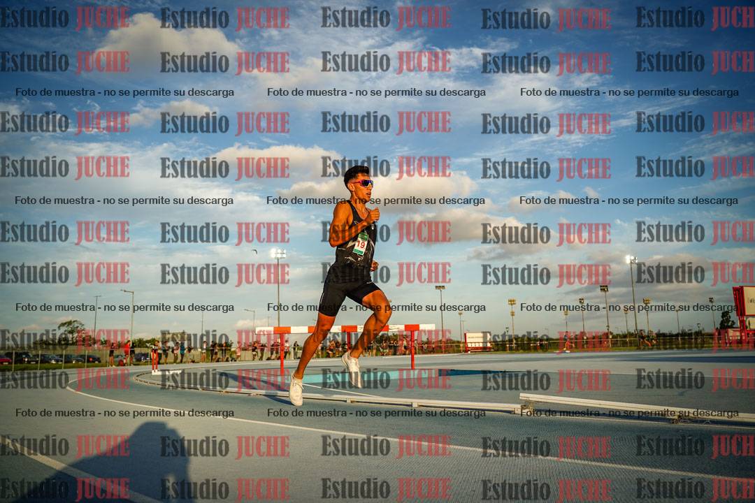 Fotos de los 3000 m llanos de varones