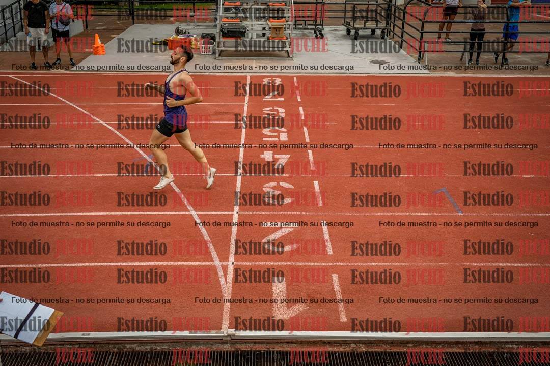 Fotos de los 400 m con vallas de varones