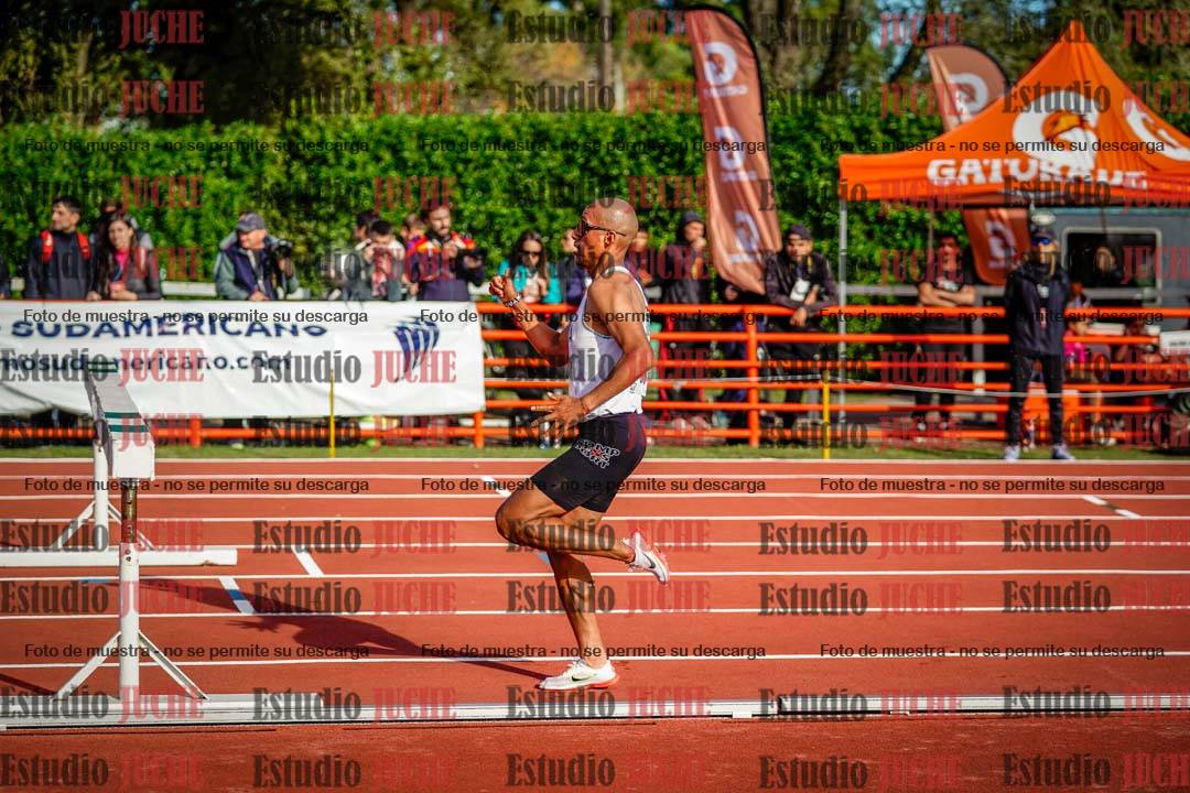 Fotos de los 3000 m con obstáculos de varones