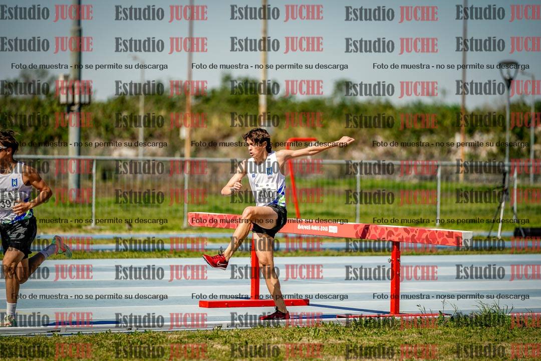 Fotos de los 2000 m con obstáculos de varones