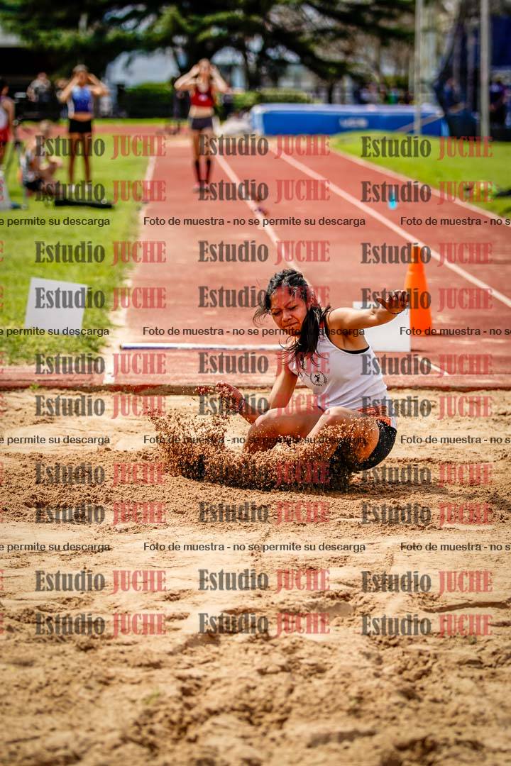 Fotos del salto en largo de mujeres