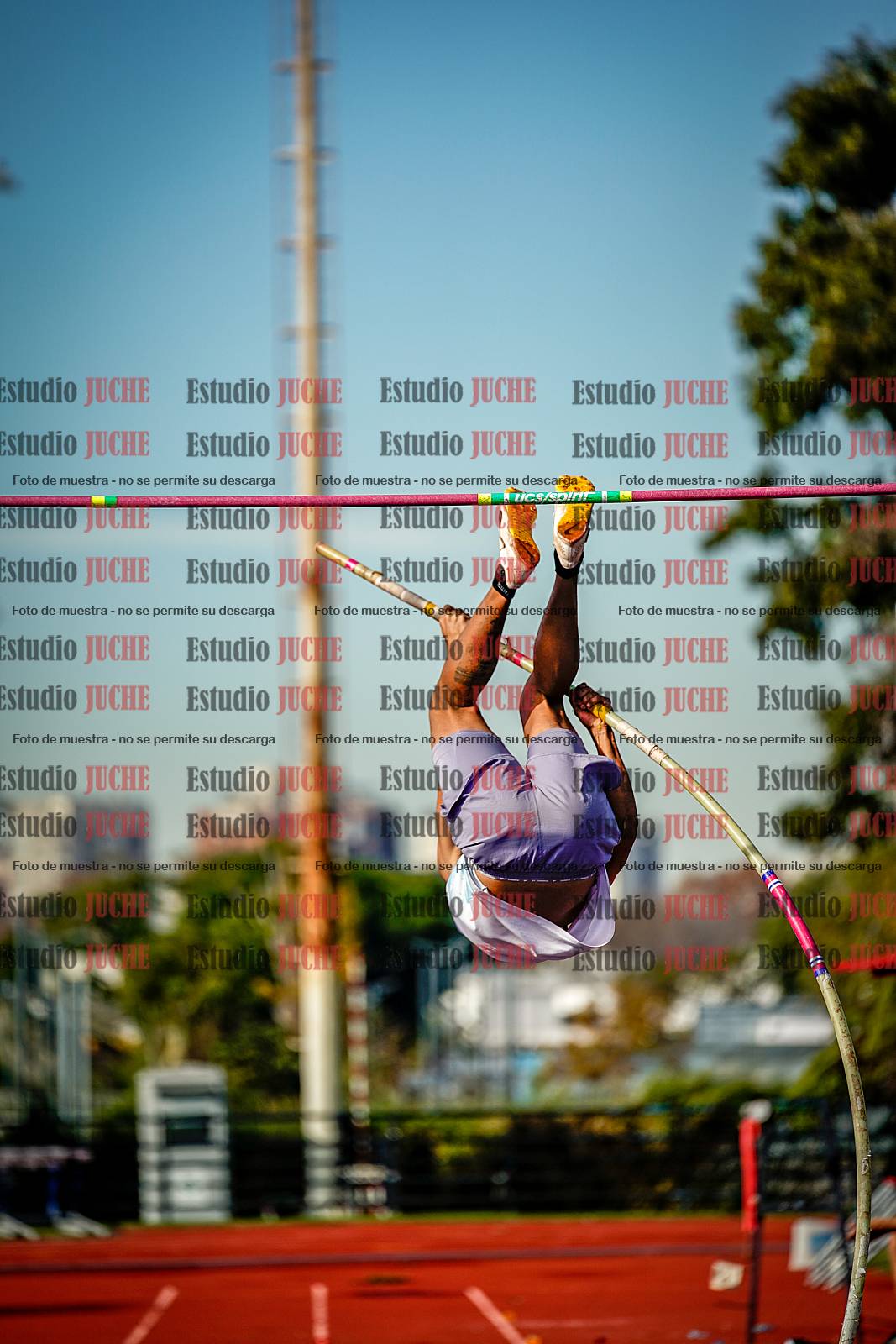 Fotos del salto con garrocha de varones - decatlón 8