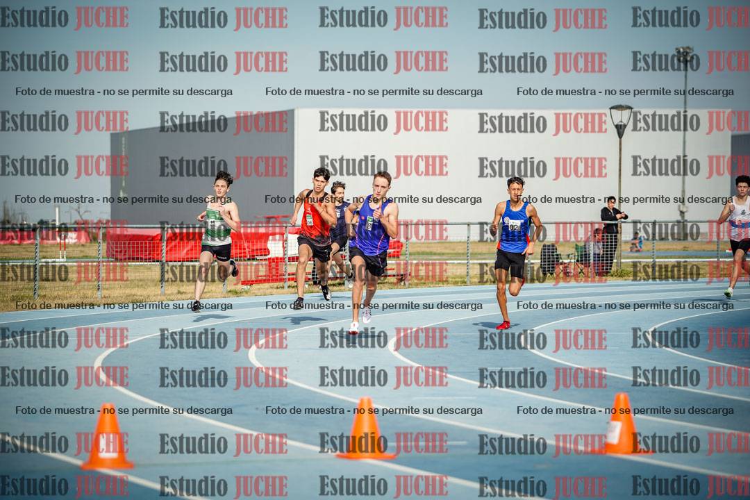 Fotos de los 800 m llanos de varones