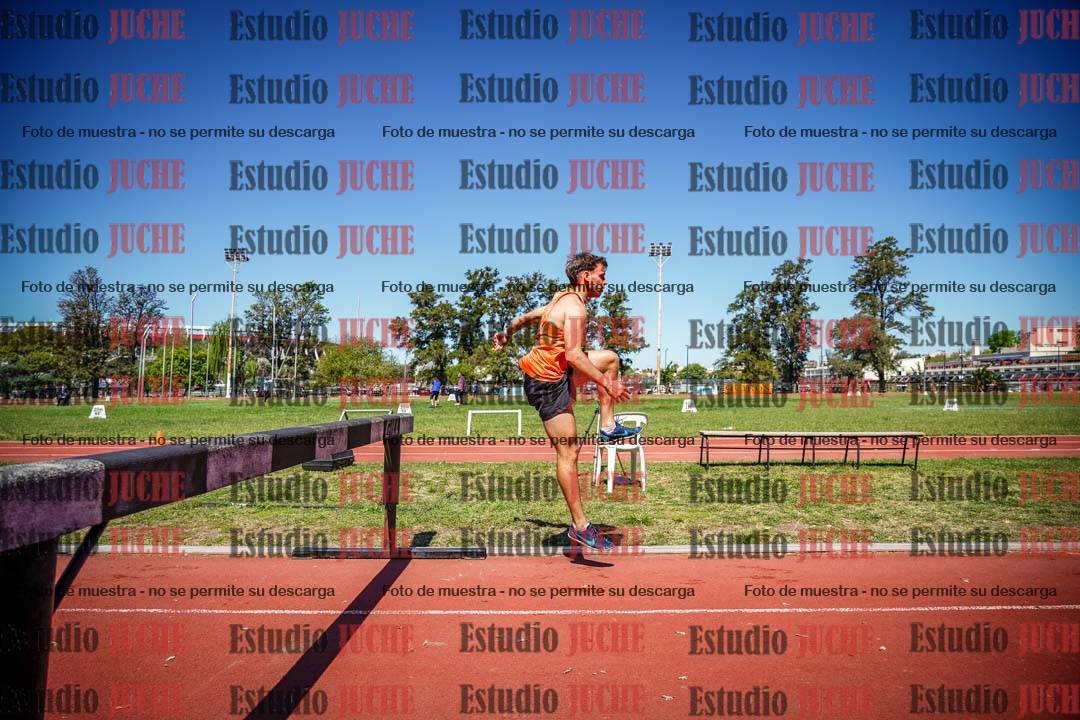 Fotos de los 3000 m con obstáculos de varones