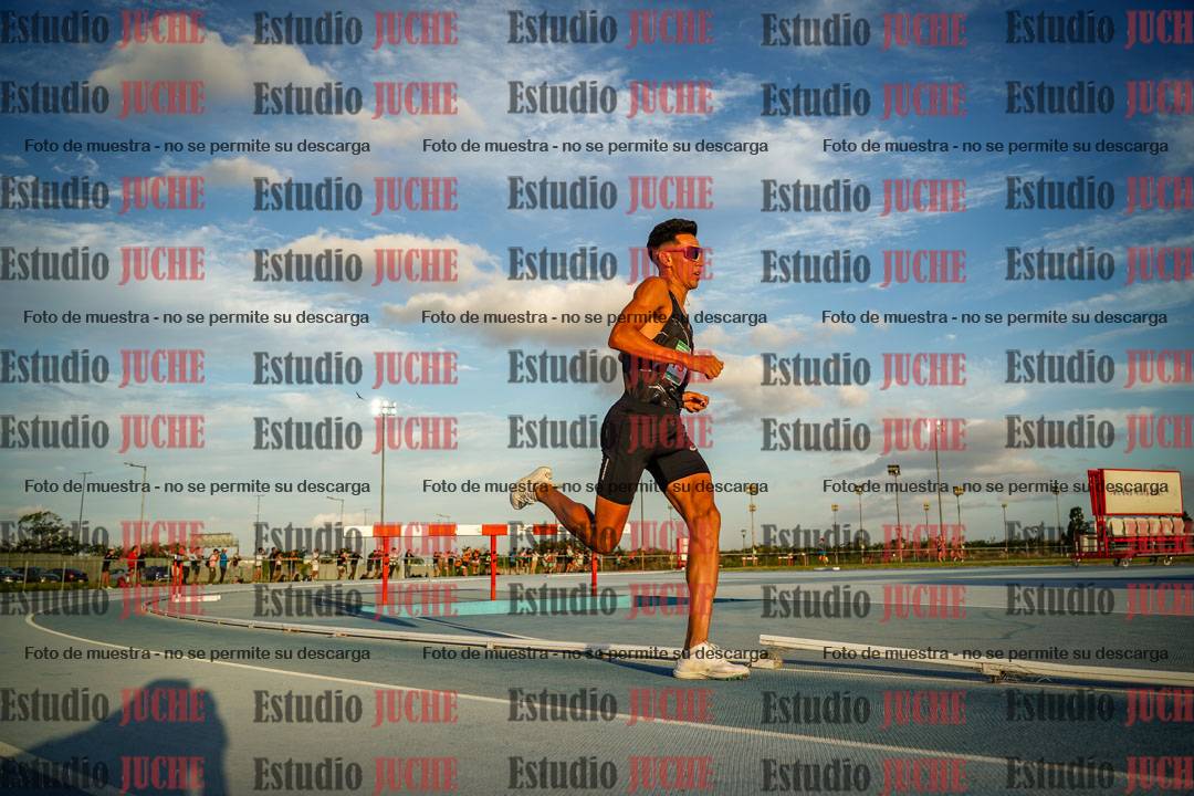 Fotos de los 3000 m llanos de varones