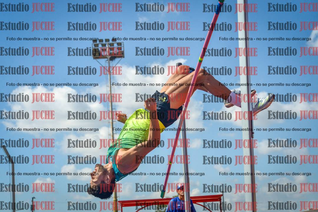 Fotos del salto en alto de varones