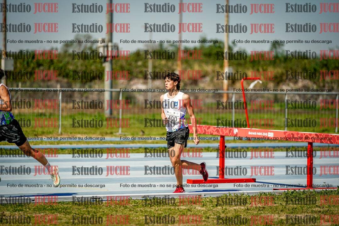 Fotos de los 2000 m con obstáculos de varones