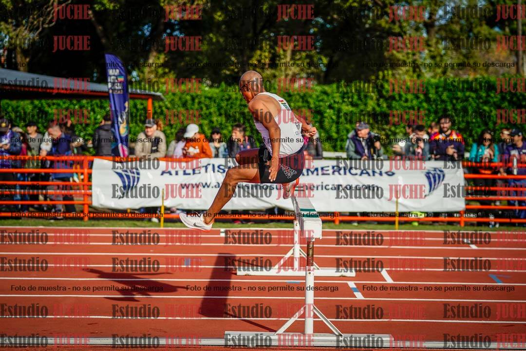 Fotos de los 3000 m con obstáculos de varones