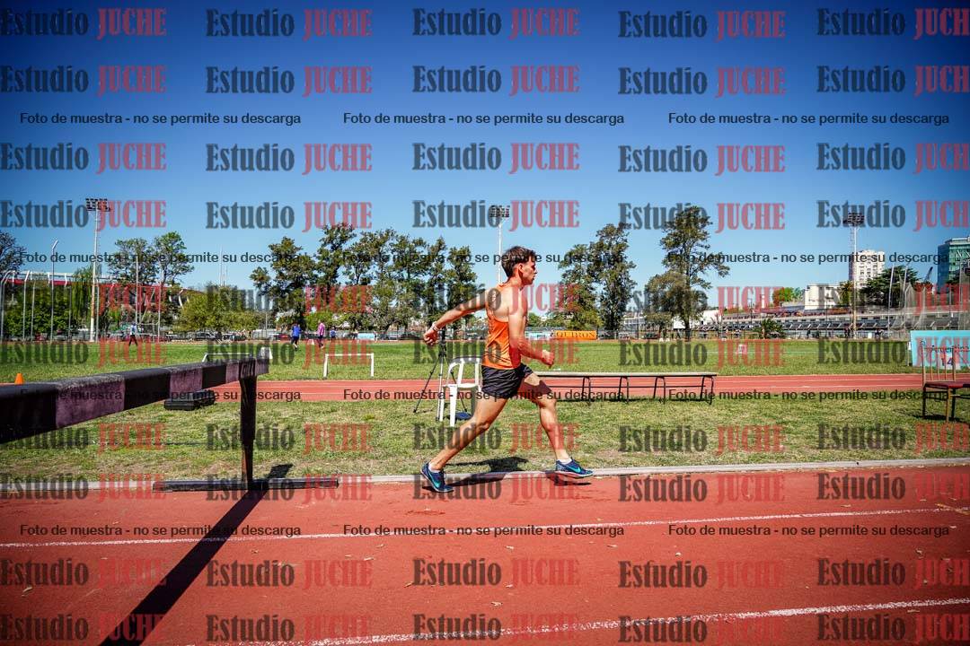 Fotos de los 3000 m con obstáculos de varones