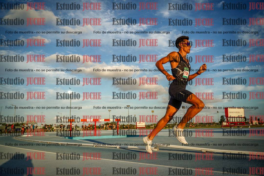 Fotos de los 3000 m llanos de varones