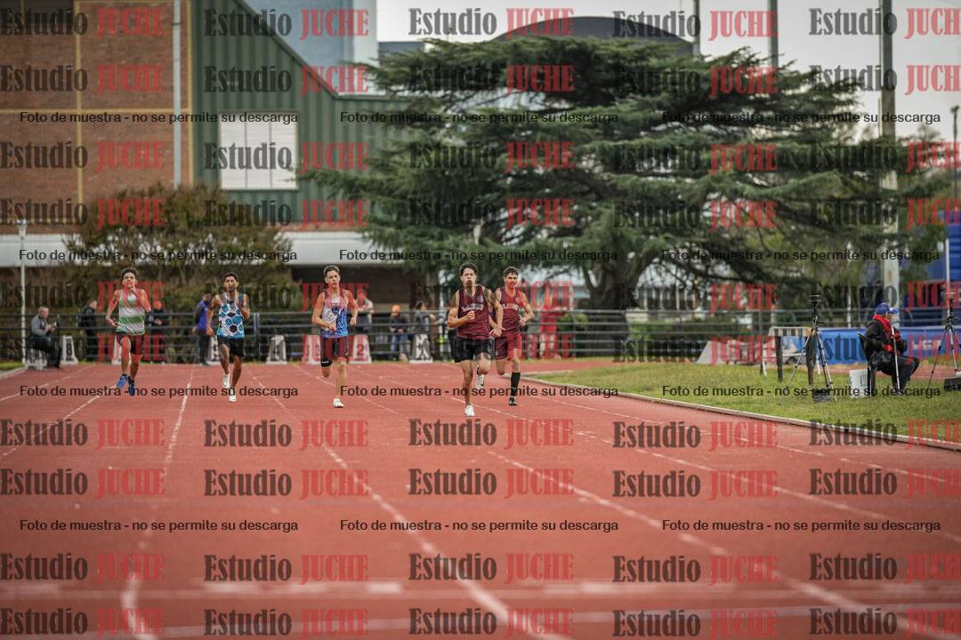 Fotos de los 400 m llanos de varones