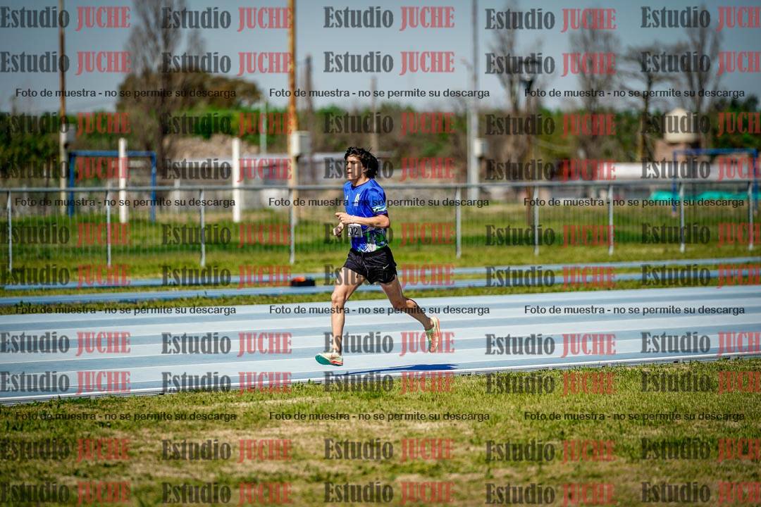 Fotos de los 2000 m con obstáculos de varones