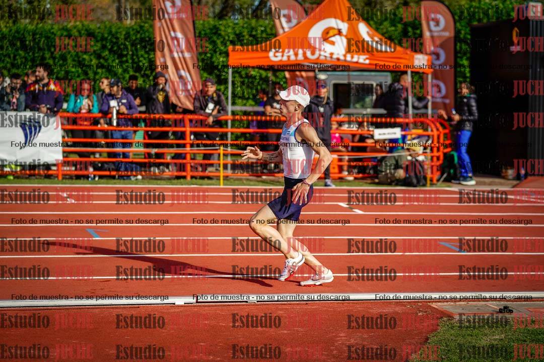 Fotos de los 3000 m con obstáculos de varones