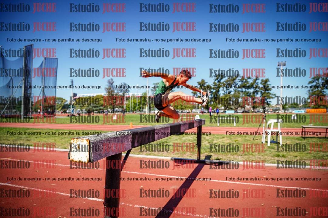 Fotos de los 3000 m con obstáculos de varones