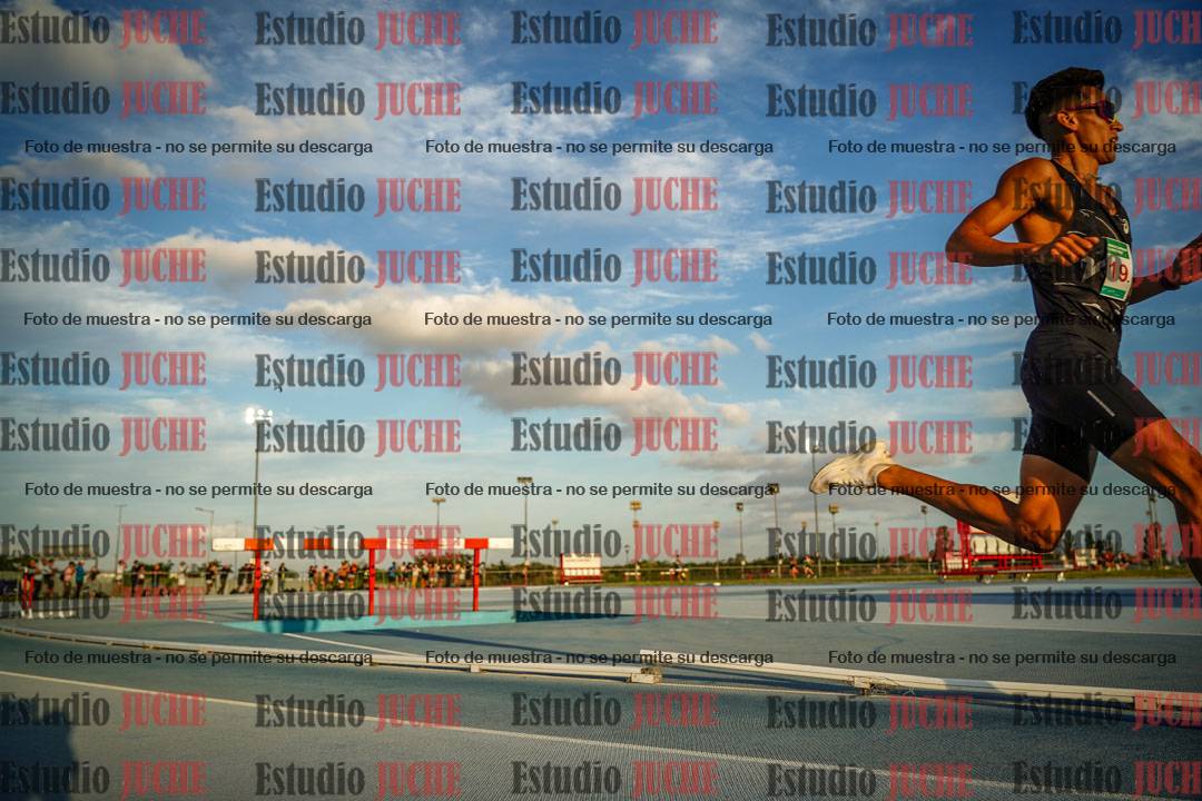 Fotos de los 3000 m llanos de varones