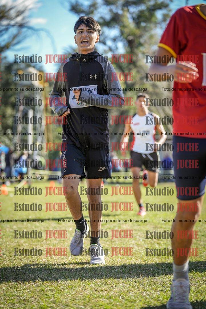 Fotos de la llegada del cross de 2000 m