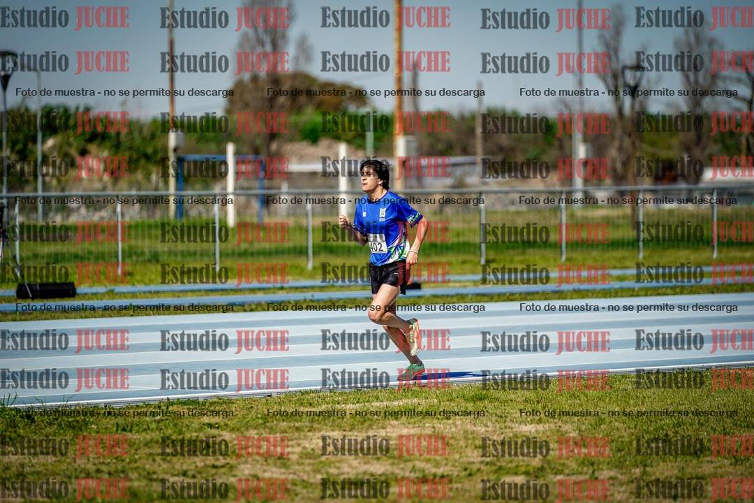 Fotos de los 2000 m con obstáculos de varones