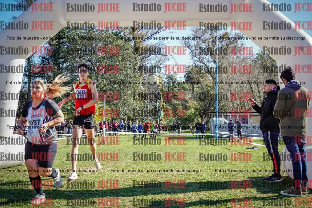 Fotos de la llegada del cross de 6000 m