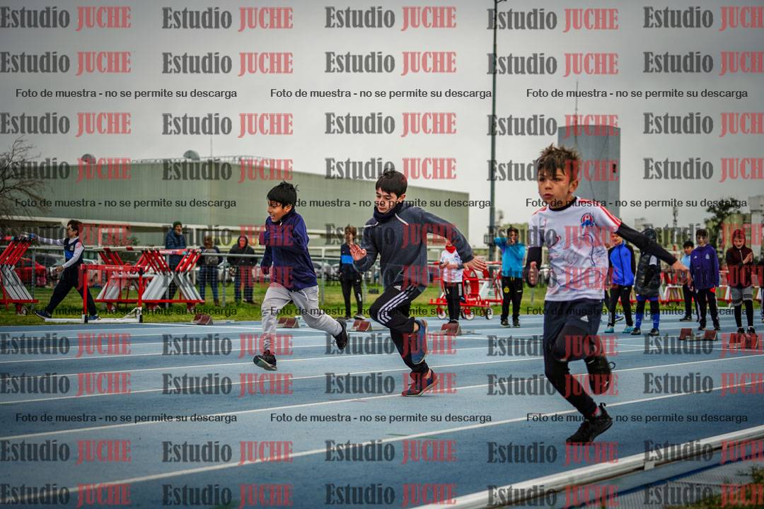 Fotos de los 50 m llanos de varones - U12
