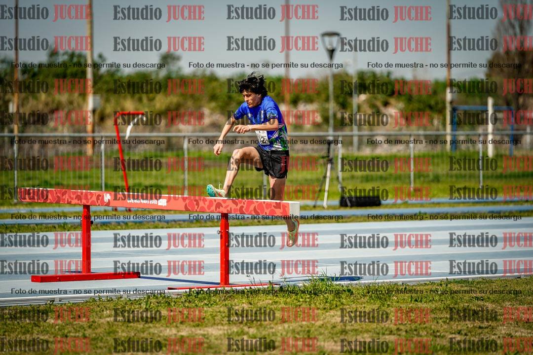 Fotos de los 2000 m con obstáculos de varones