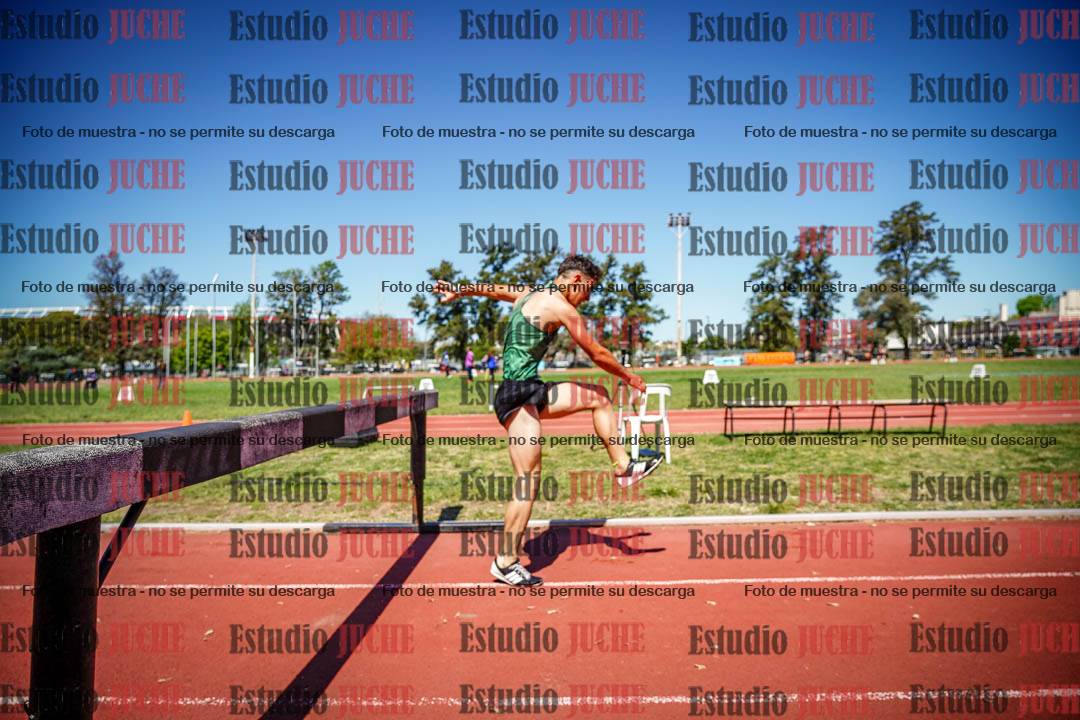 Fotos de los 3000 m con obstáculos de varones