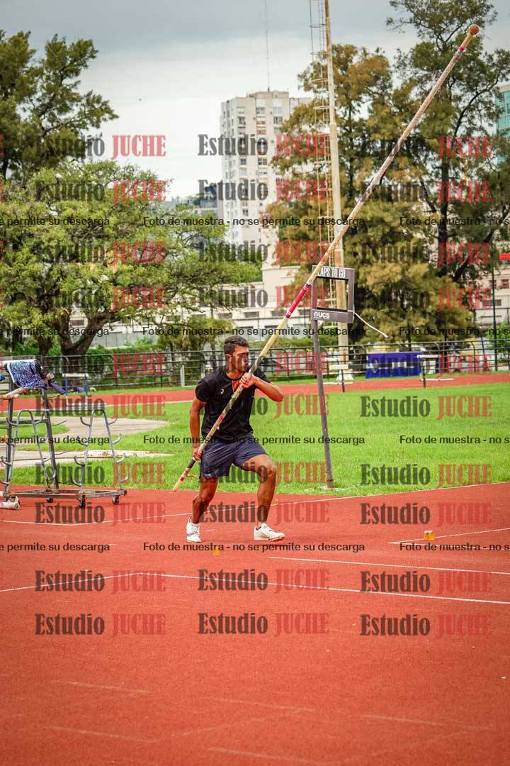 Fotos del salto con garrocha de varones - decatlón 8
