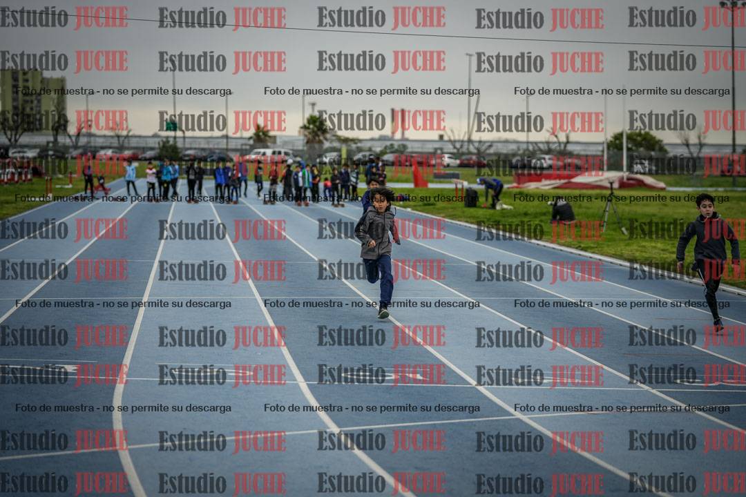 Fotos de los 50 m llanos de varones - U12