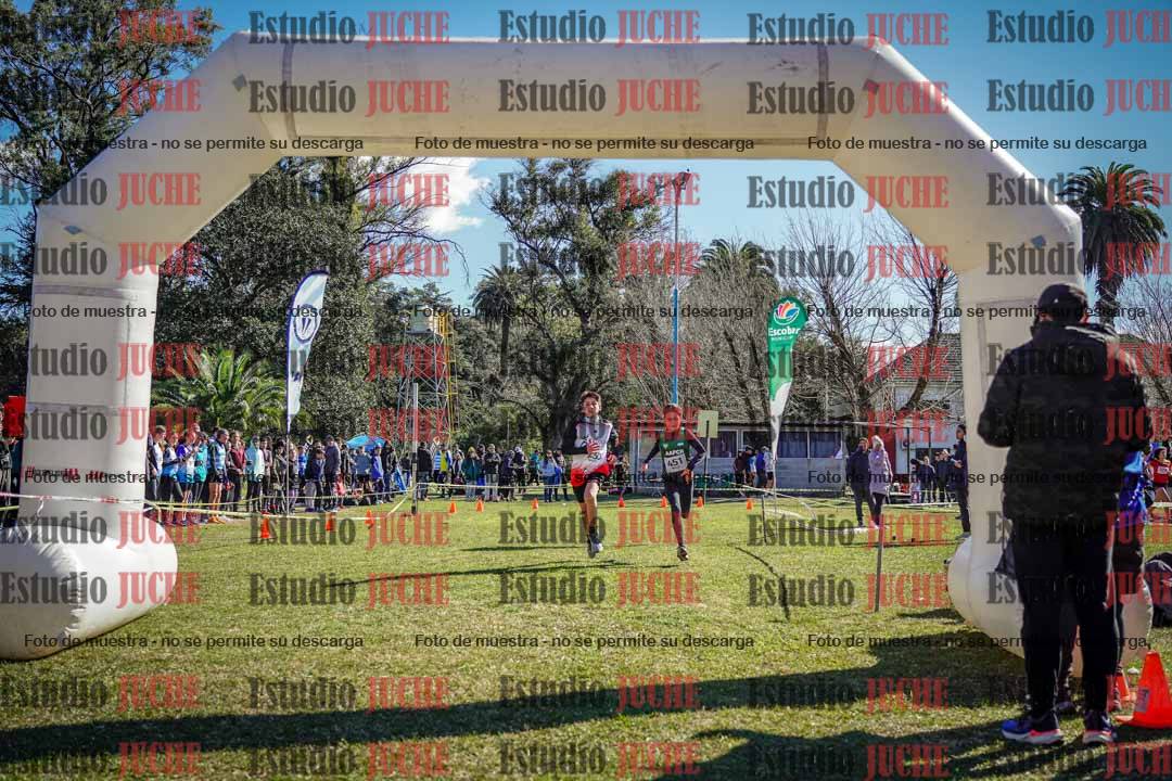 Fotos de la llegada del cross de 2000 m