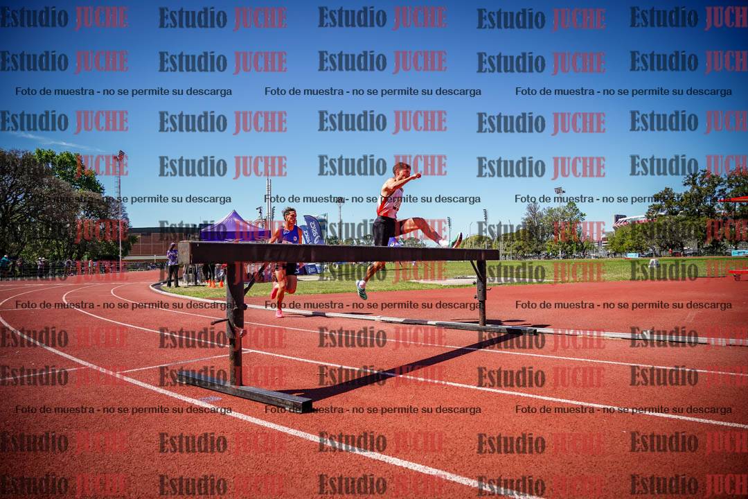 Fotos de los 3000 m con obstáculos de varones