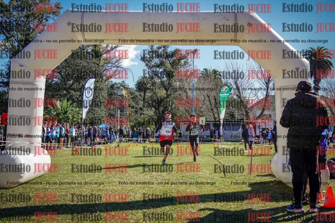 Fotos de la llegada del cross de 2000 m
