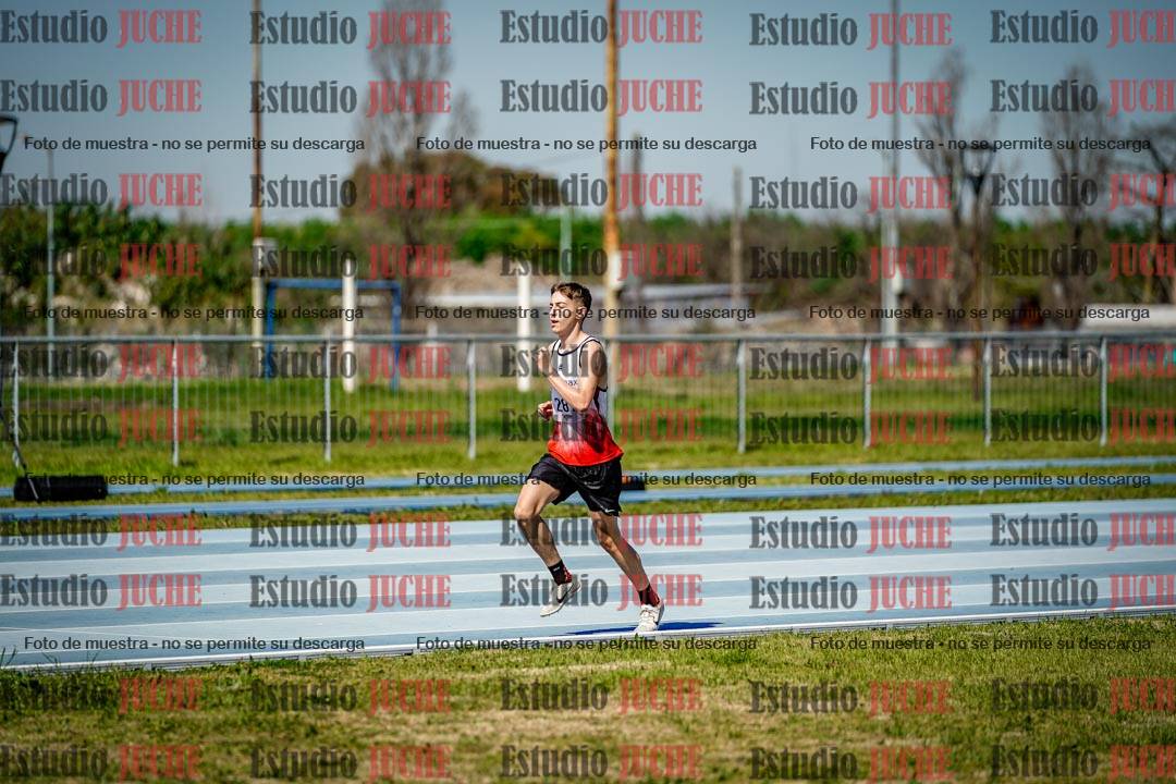 Fotos de los 2000 m con obstáculos de varones