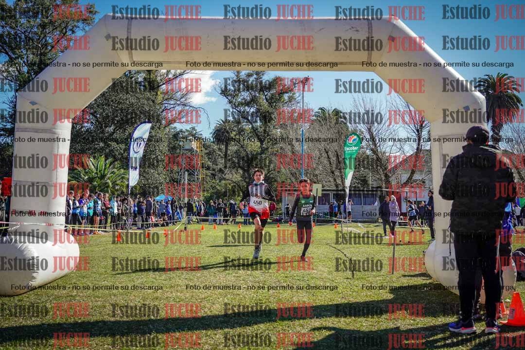 Fotos de la llegada del cross de 2000 m