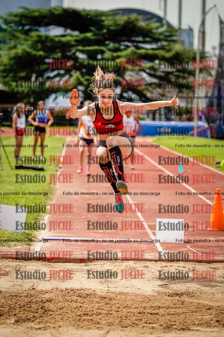 Fotos del salto en largo de mujeres