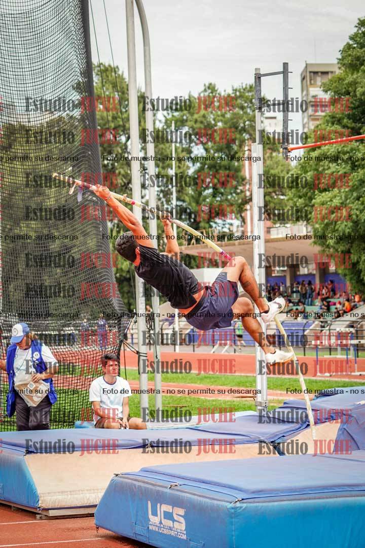 Fotos del salto con garrocha de varones - decatlón 8