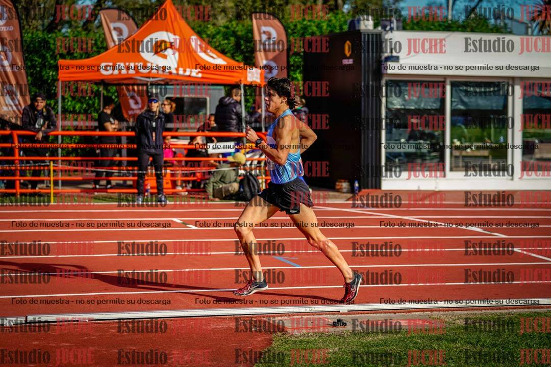 Fotos de los 3000 m con obstáculos de varones