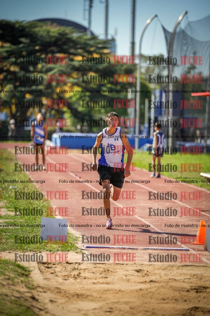 Fotos del salto en largo de varones - incluye U16