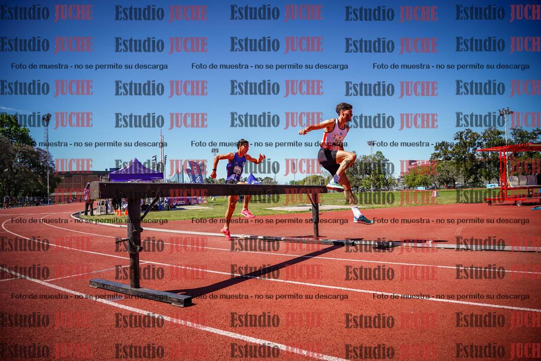 Fotos de los 3000 m con obstáculos de varones