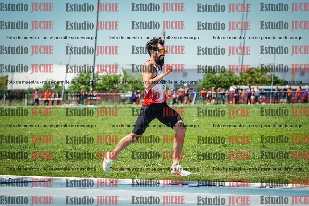 Fotos de los 800 m llanos de varones